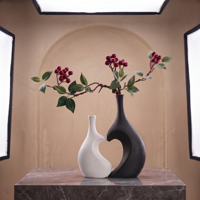 Decorative Resin Vase – Nordic Elegance